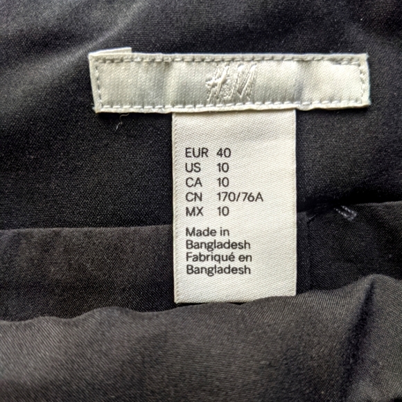 2/$15 H&M Fitted Pencil Skirt - Picture 3 of 3